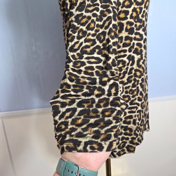 Bailey / 44 Medium Classic Animal Print Scrunched 3/4 Sleeve Lightweight Tee - Picture 4 of 10